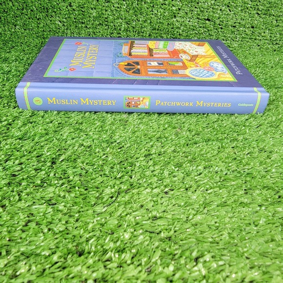 Muslin Mystery Patchwork Mysteries Volume 3  Vera Dodge  Hardcover‎ - Picture 2 of 3